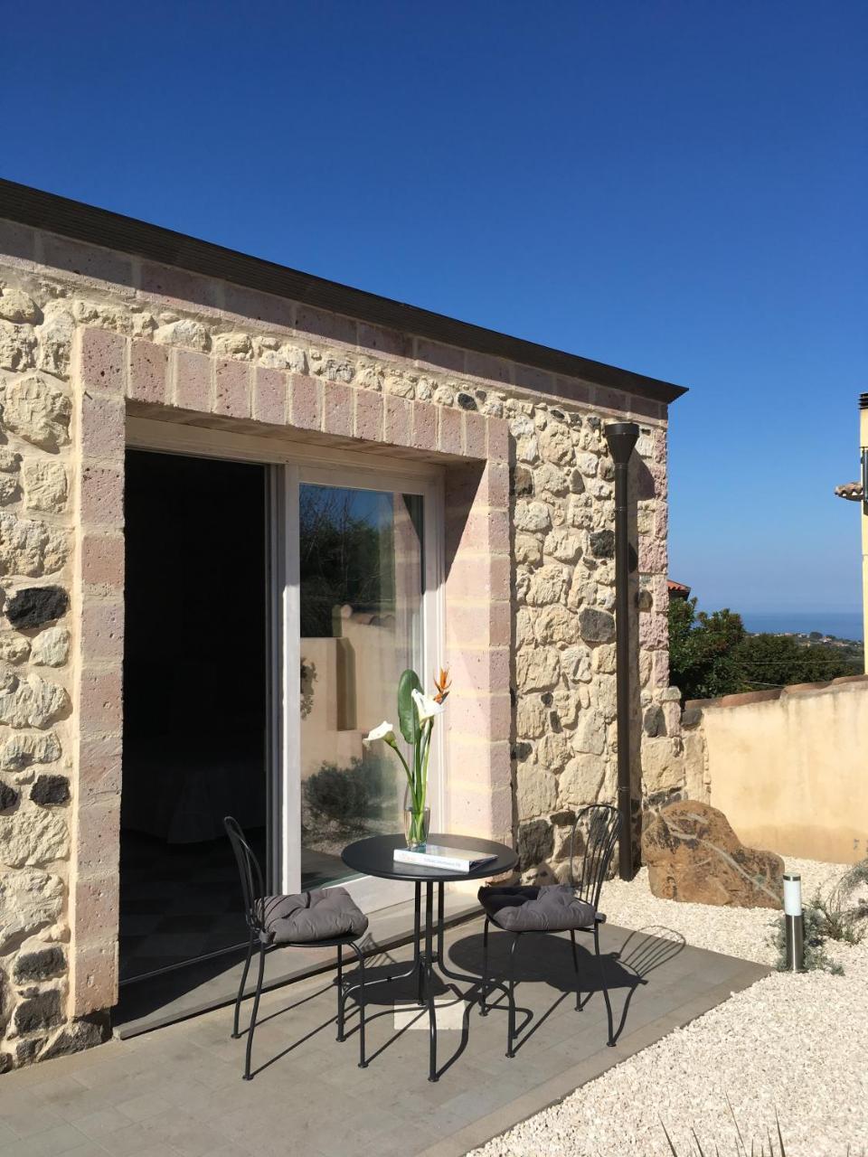 La Petite Maison Tresnuraghes Extérieur photo