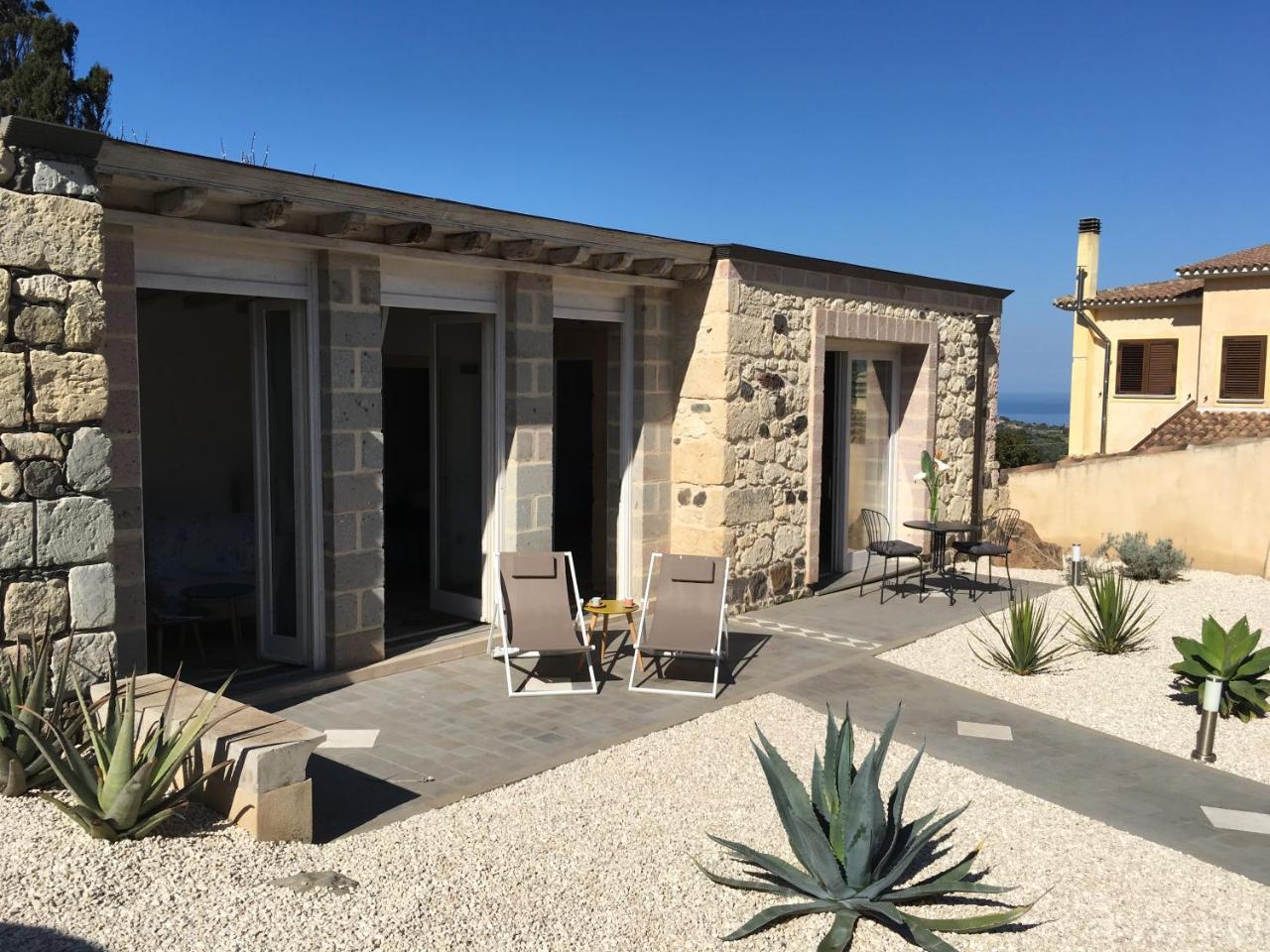 La Petite Maison Tresnuraghes Extérieur photo